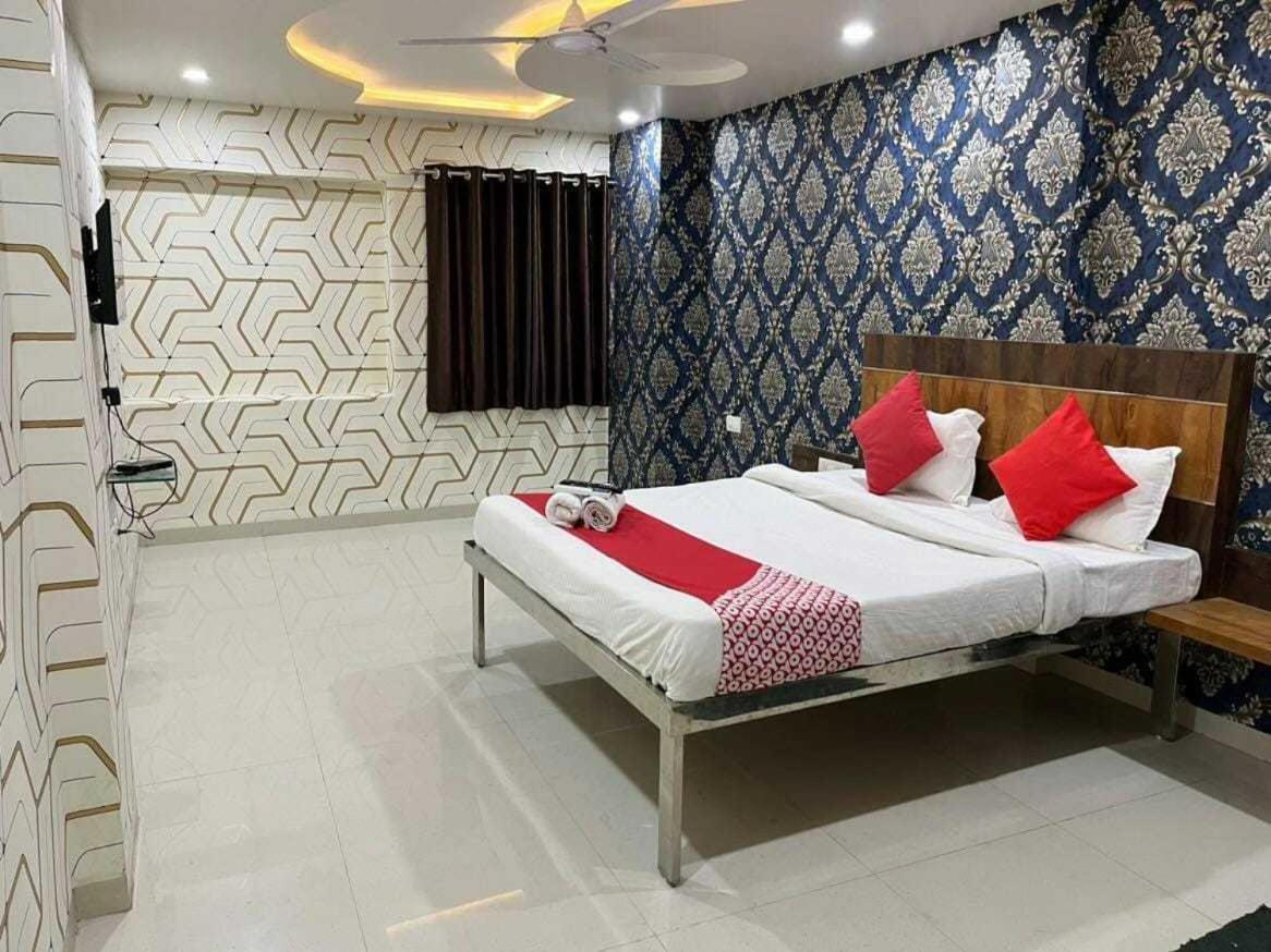 Oyo 88521 Hotel Swagstay Индаур Экстерьер фото